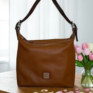 Vintage Dooney & Bourke Tan Pebble Grain Classic Style Leather Shoulder Bag